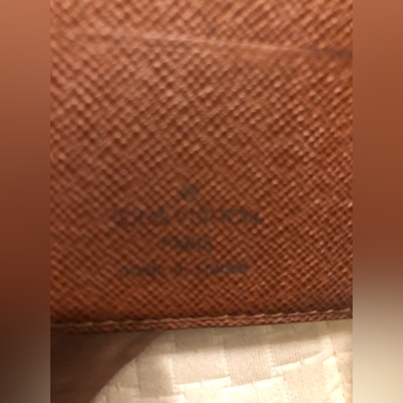 Authentic Louis Vuitton monogram wallet with zippered compartment. - Picture 8 of 9